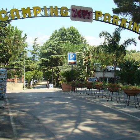 Camping Zeus Hotel Pompeia Exterior foto